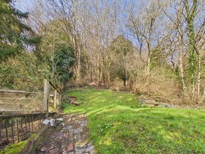 TOP OF GARDEN- click for photo gallery